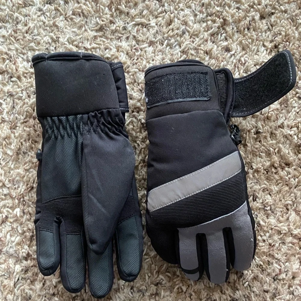 Men's Black and Gray Winter Gloves